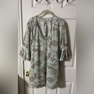 Stem and Vine
Floral. Woman blouse 3X